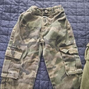 SHEIN Green Camouflage Pants